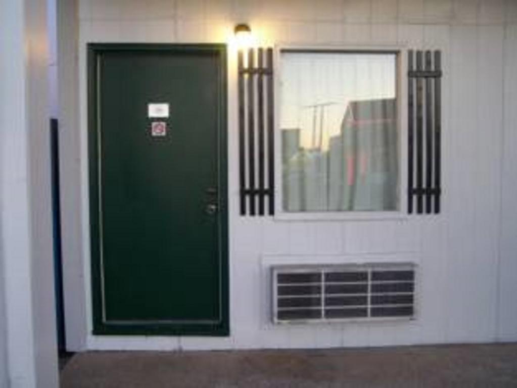 Budget Deluxe Motel รอลลา ภายนอก รูปภาพ